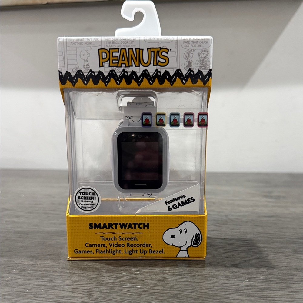 Peanuts Kids Smartwatch - Black and White